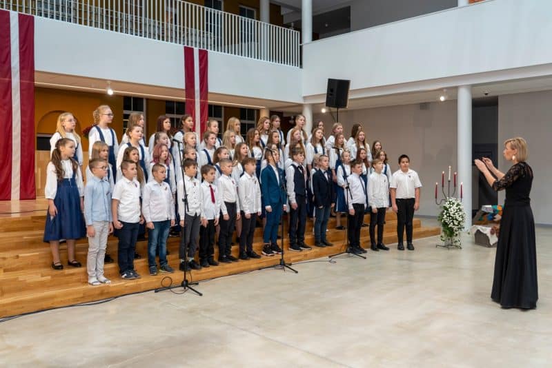 Smiltenes vidusskolā Latvijas dzimšanas dienā atver vērtību krātuvi