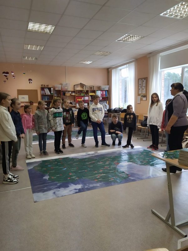 Ojāra Vācieša Gaujienas pamatskolas skolēni iepazīst Latvijas noslēpumus