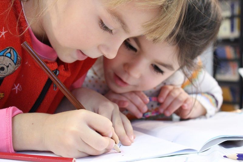 Turpinās bērnu uzņemšana piecgadīgo un sešgadīgo bērnu obligātās apmācības grupā Smiltenes vidusskolā
